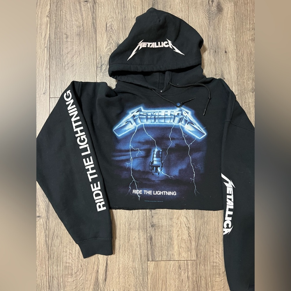 Metallica Cropped Hoodie Sweater